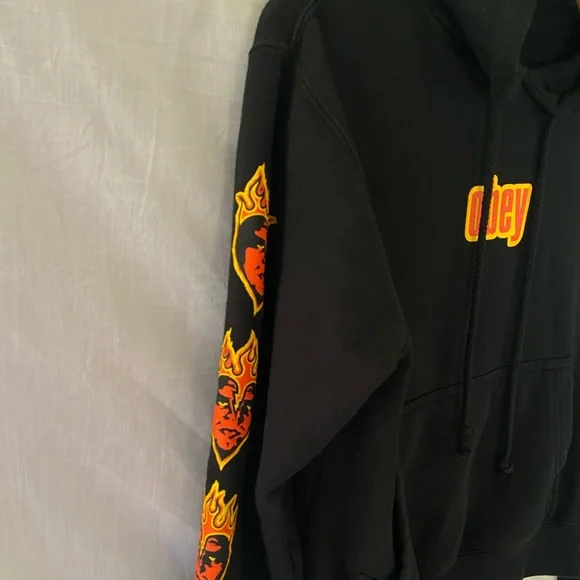 Obey hoodie size xs - Picture 2 of 4